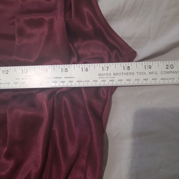 Harlowe and Graham Women's SZ S burgandy blouse festive holiday asymmetrical top - Picture 7 of 10